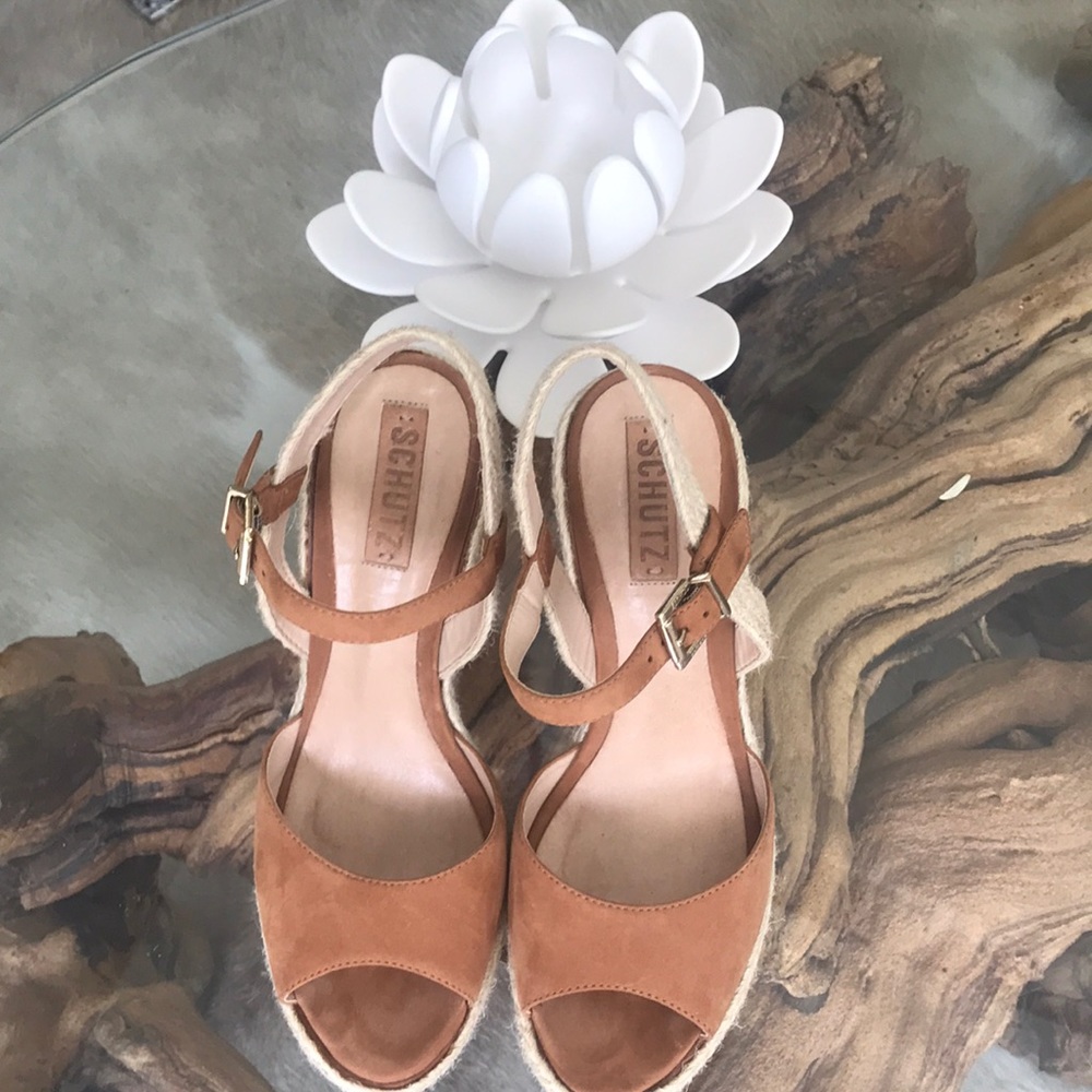 Shoes - Picture 2 of 3